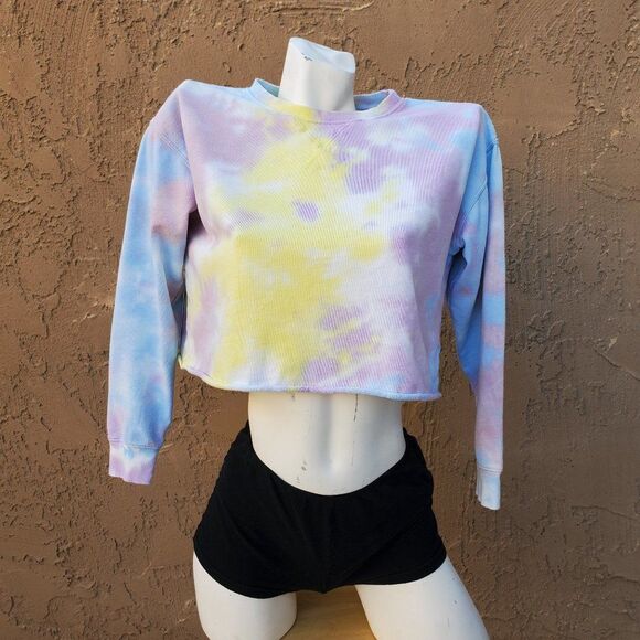 Colsie tie dye cropped long sleeve sweatshirt - Picture 3 of 12